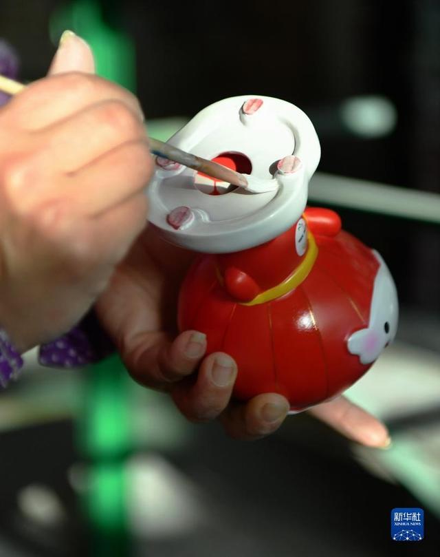 讲好冬奥故事共赴冰雪之约(中国元素吉祥物“冰墩墩”、“雪容融”备受关注）-亿表网