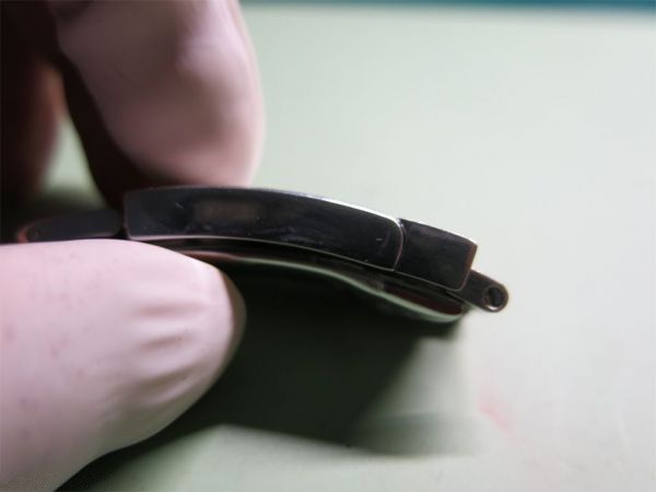 劳力士表扣怎么调节松紧（附：劳力士折叠扣微调图解和教程）-亿表网